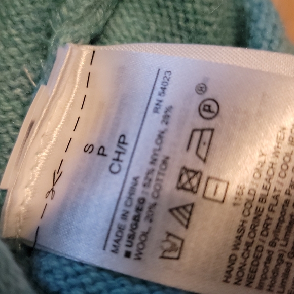 Gap Oversized Blue lightweight high low Sweater NWOT - Picture 6 of 6